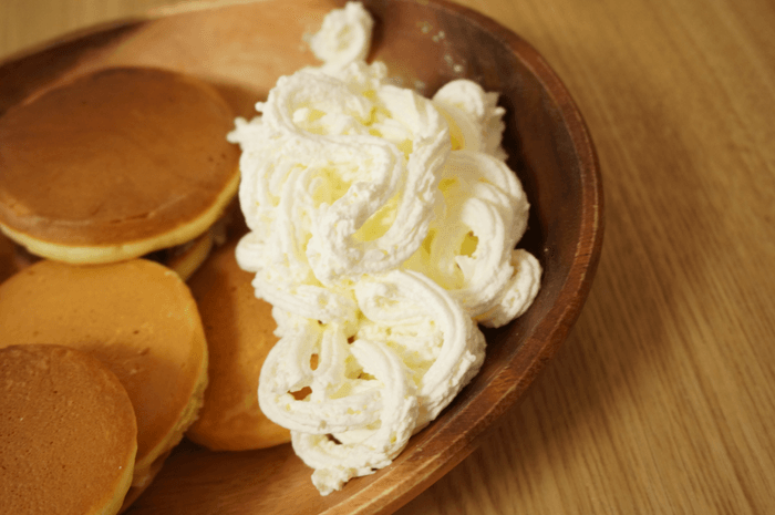 パンケーキ屋さんで食べる優しいフワッとした食感のホイップクリームが美味しい！