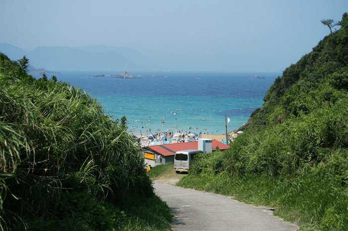 透き通った海が奇麗！！伊豆　九十浜海水浴場の行き方と施設！