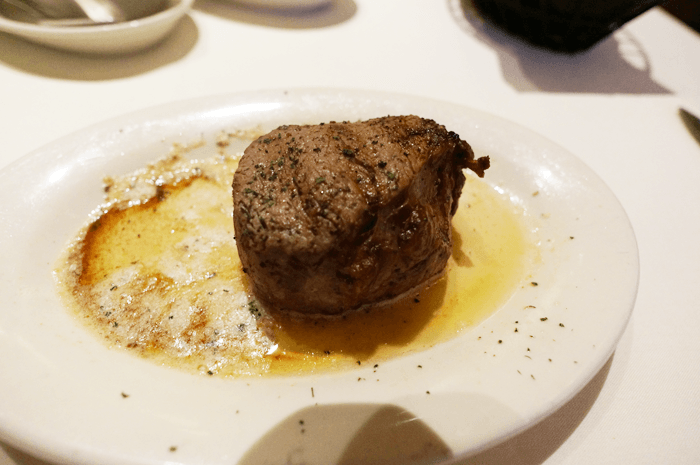 ハワイでルーズクリスステーキハウスでお肉を食べてきました^^　日本からの予約方法とか。