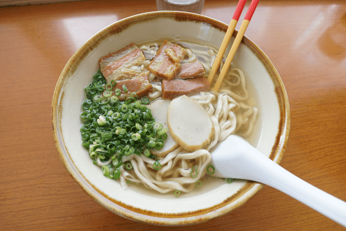 沖縄の中村そば　カップラーメンをちょっと良くしたぐらいの味。