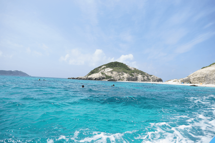 沖縄の渡嘉敷島でシュノーケルをするならお魚が沢山いる”離島”へいくべきです！