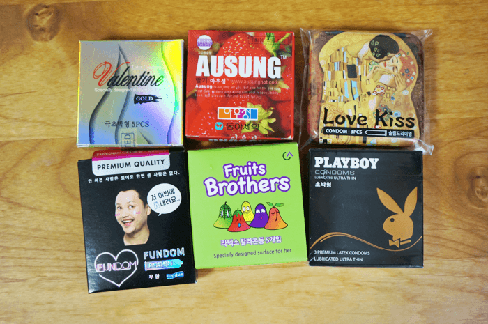韓国で売っていたコンドームを6種類比べてみました。チョコや苺の香りがして面白いものが多かったです！